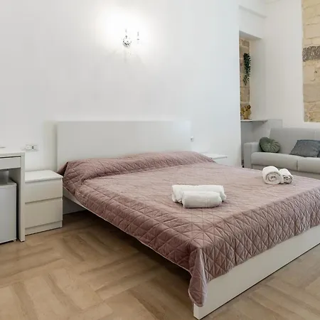 Apartment Lovely - Urban Charm & Culture