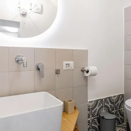 Lovely - Urban Charm & Culture Apartment