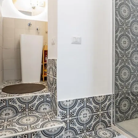 Lovely - Urban Charm & Culture Apartment *